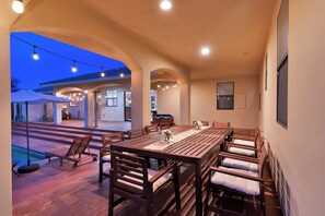 Outdoor dining