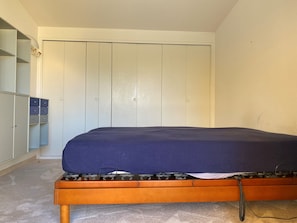 Bedroom with large bed (two separate mattresses), electrically adjusted 