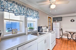 Fully Equipped Kitchen | Cooking Basics | Complimentary Spices