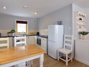 Well-equipped kitchen with convenient dining area | Cluny, Aberfeldy