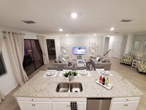 Large Kitchen counter/Family Room