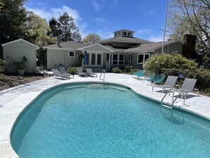 Private saltwater pool