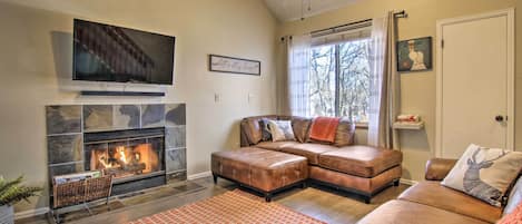 Manitou Springs Vacation Rental Condo | 3BR | 2.5BA | 1,472 Sq Ft