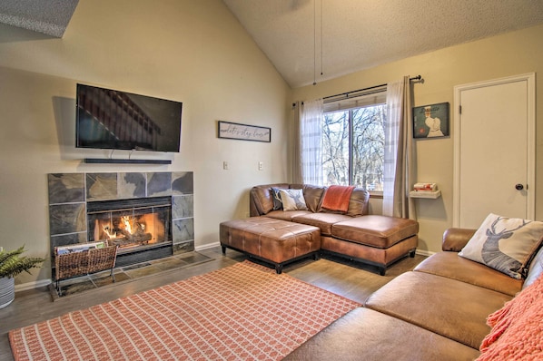 Manitou Springs Vacation Rental Condo | 3BR | 2.5BA | 1,472 Sq Ft