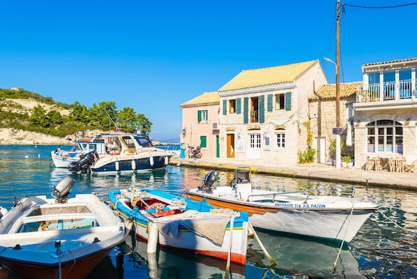 Beautiful waterfront apartment