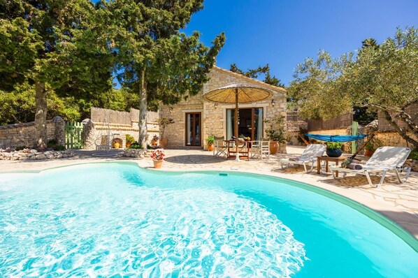 Beautiful villa with private pool and terrace with sea views