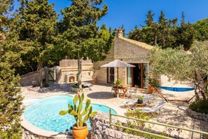 Beautiful villa with private pool and terrace with sea views