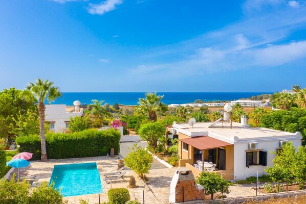 Beautiful villa with private pool and terrace with sea views