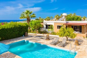 Beautiful villa with private pool and terrace with sea views