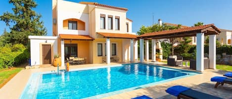 Beautiful villa with private pool and terrace