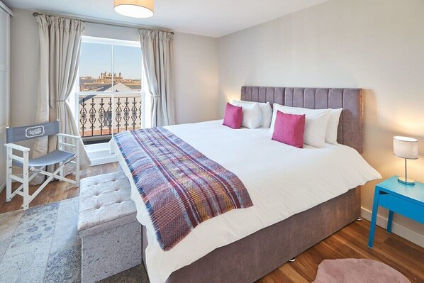 Abbey Court Apartment, Whitby - Host & Stay