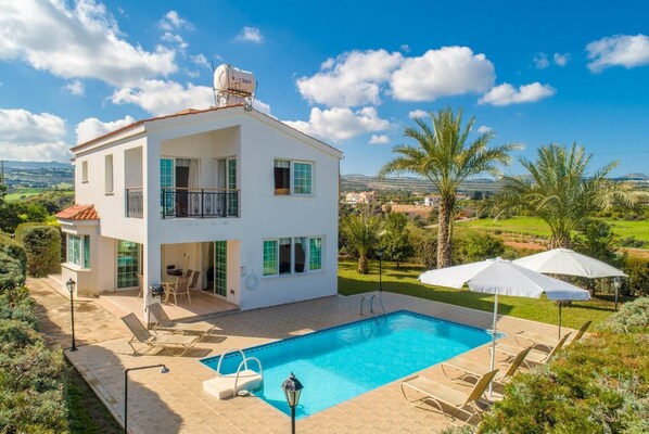 Beautiful villa with private pool and terrace 