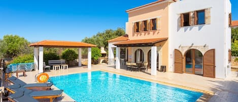 Beautiful villa with private pool and terrace