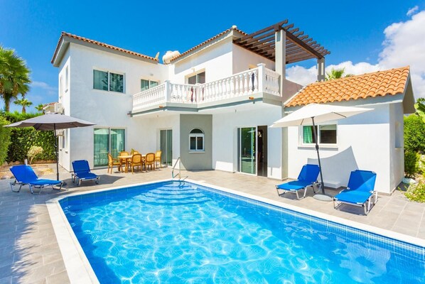 Beautiful villa with private pool and terrace