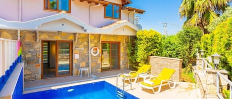 Beautiful villa with private pool and terrace