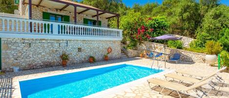 Beautiful villa with private pool and terrace with sea views