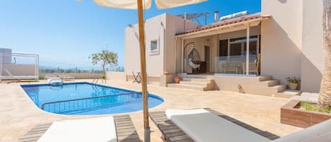 Beautiful villa with private pool and terrace