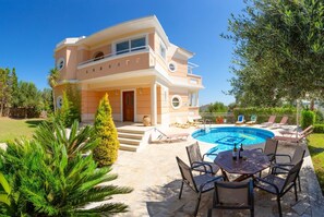 Beautiful villa with private pool and terrace