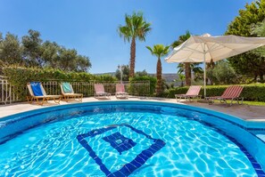 Private pool and terrace