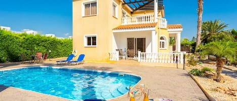 Beautiful villa with private pool and terrace