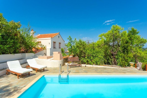 Beautiful villa with private pool and terrace