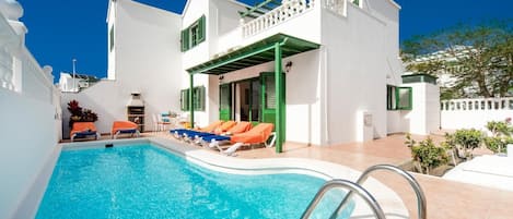 Beautiful Villa with Private Pool and Terrace