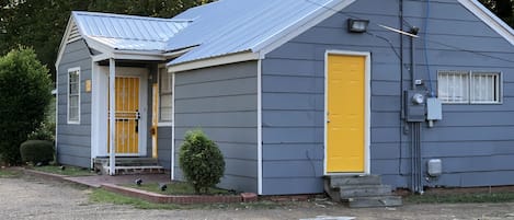 Mar’Flo Golden Cottage
4855 North State Street
Jackson Ms