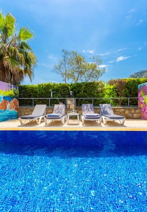 Private pool and terrace area