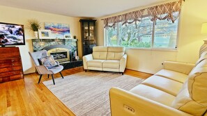 Clean and comfortable living room.