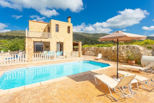 Beautiful villa with private pool and terrace