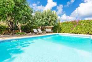 Private pool and terrace