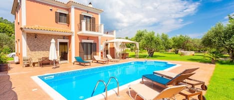 Beautiful villa with private pool and terrace