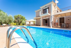 Beautiful villa with private pool and terrace