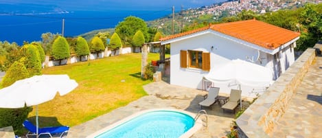 Beautiful villa with private pool and terrace with sea views