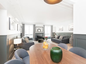 EN : Living room / FR : Salon
