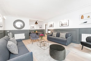 EN : Living room / FR : Salon
