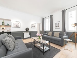 EN : Living room / FR : Salon