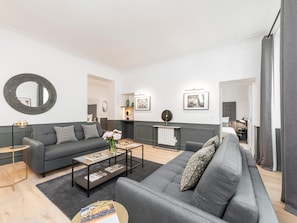 EN : Living room / FR : Salon