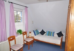 Ferienwohnung 2, OG, 45qm, 1 Schlafzimmer, max. 2 Personen