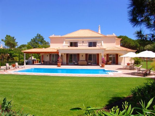 Luxury Quinta do Lago Villa. Heatable Pool, WIFI, Landscaped gardens W135 - 1