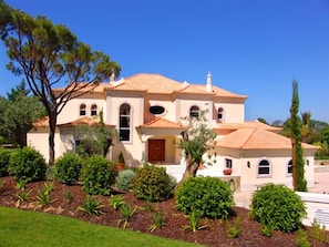 Luxury Quinta do Lago Villa. Heatable Pool, WIFI, Landscaped gardens W135 - 2