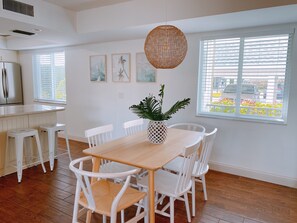 Dining area with seating for 6