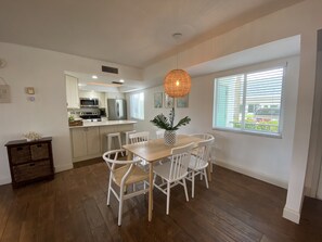 Dining area with seating for 6