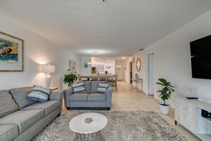 Newly renovated open floor plan