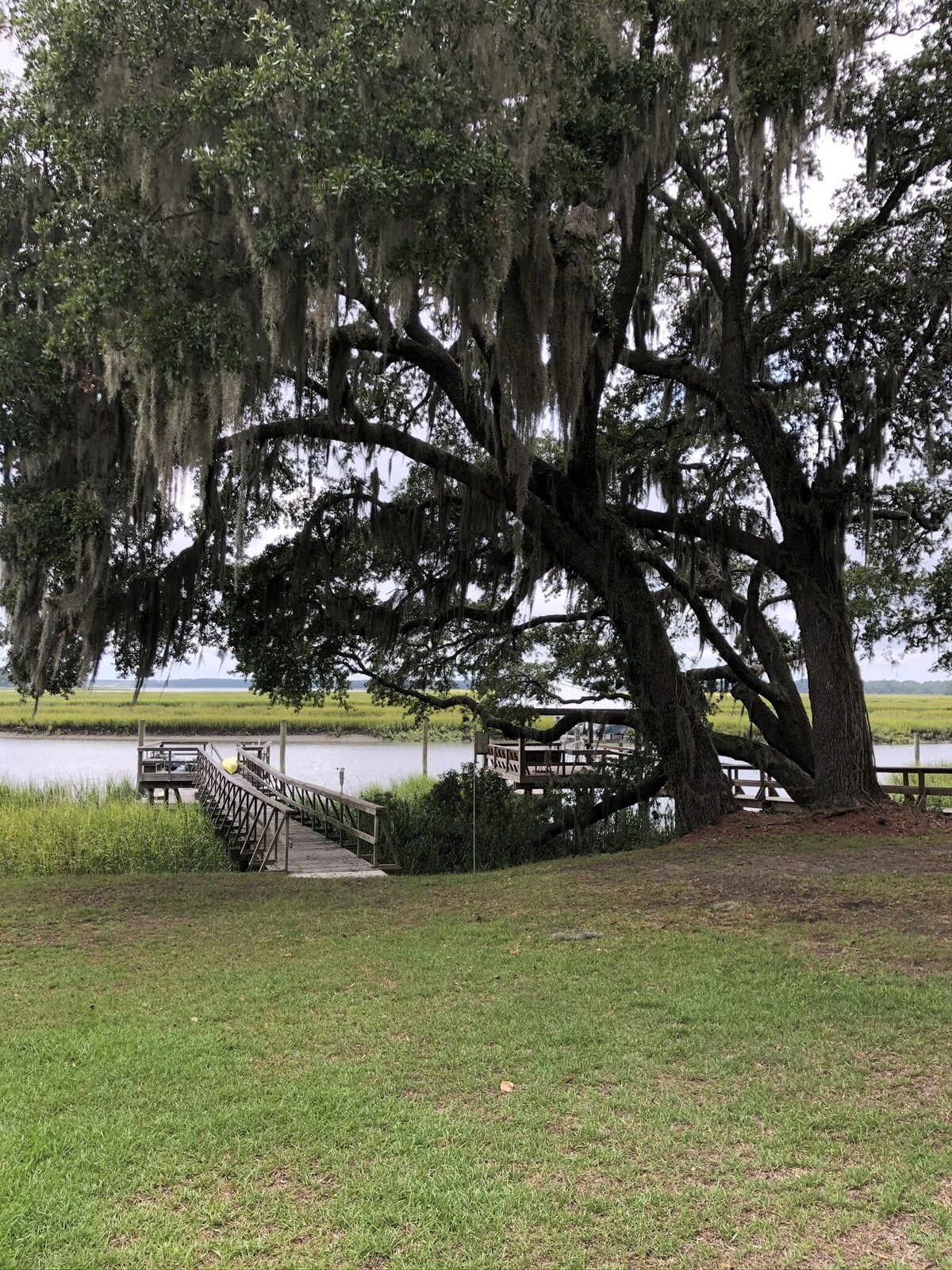 Bring your boat and bask on your own dock on Broomfield Creek.