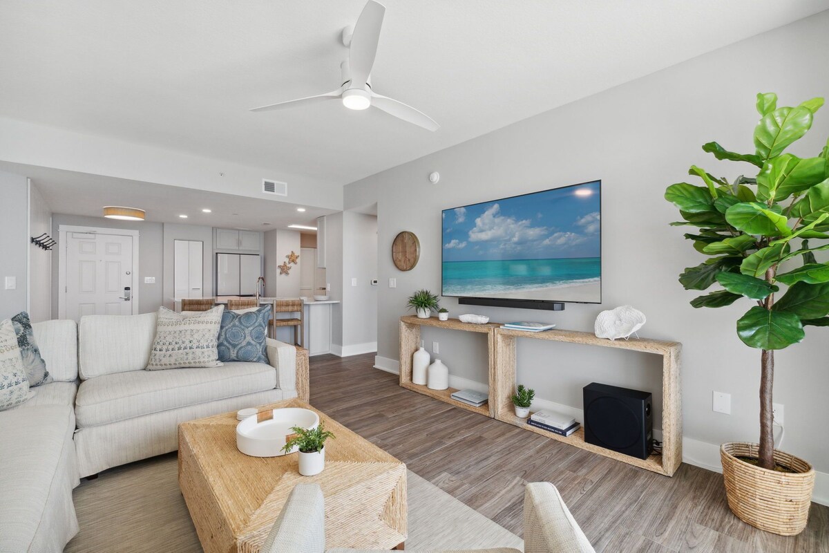 Newly Remodeled Aqua 1102 2 Oceanfront King Bedroom/+Clean/Wifi/Beach Chairs