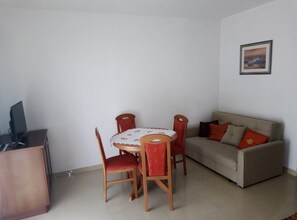 living/dining room