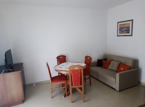 living/dining room
