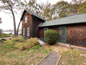 Historic cottage 100 yards from private beach on private compound