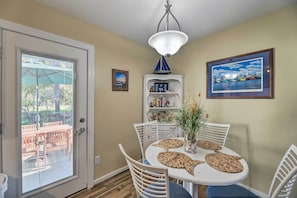 Dining Room | Dishware & Flatware